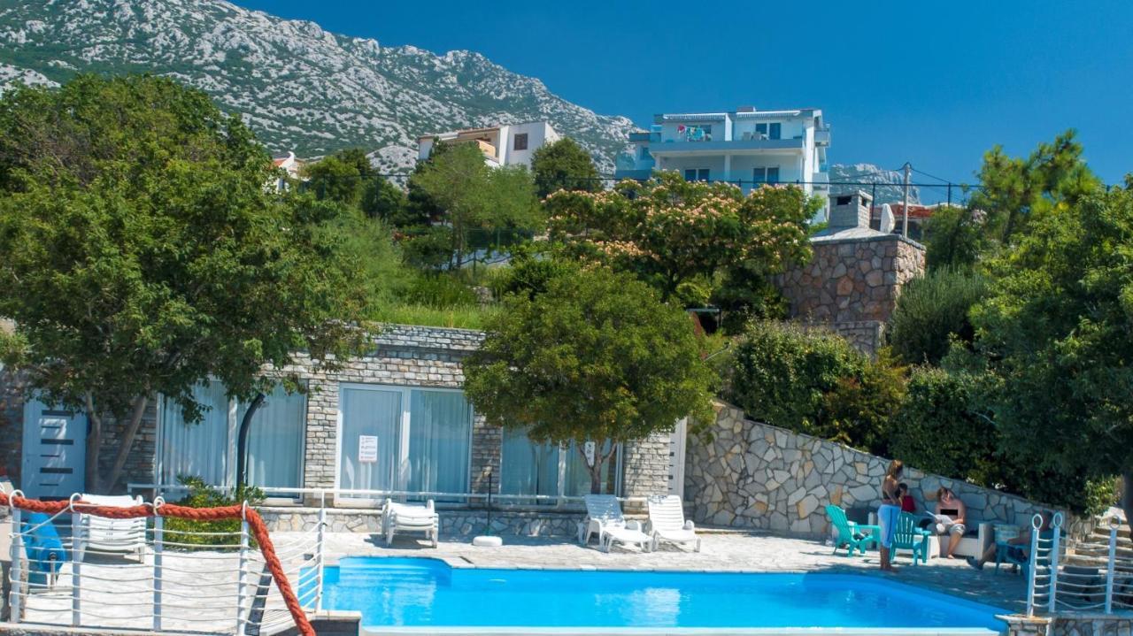 Resort Haus Toma Cesarica Buitenkant foto