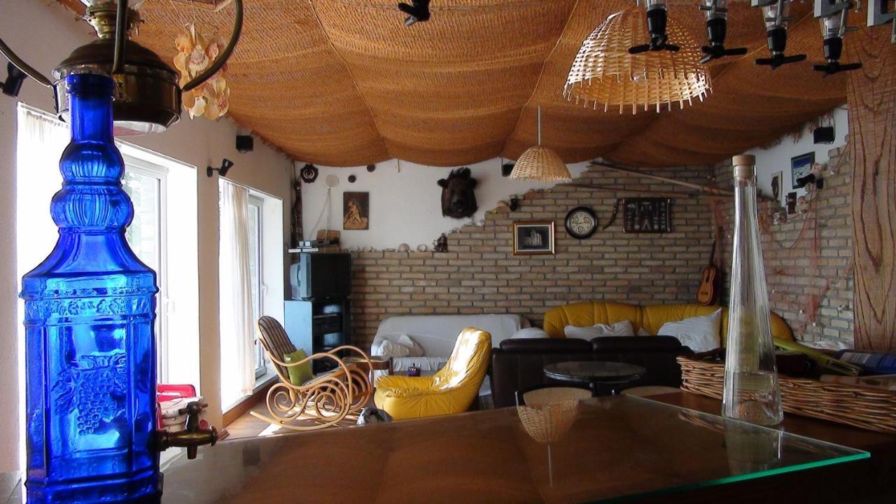 Resort Haus Toma Cesarica Buitenkant foto