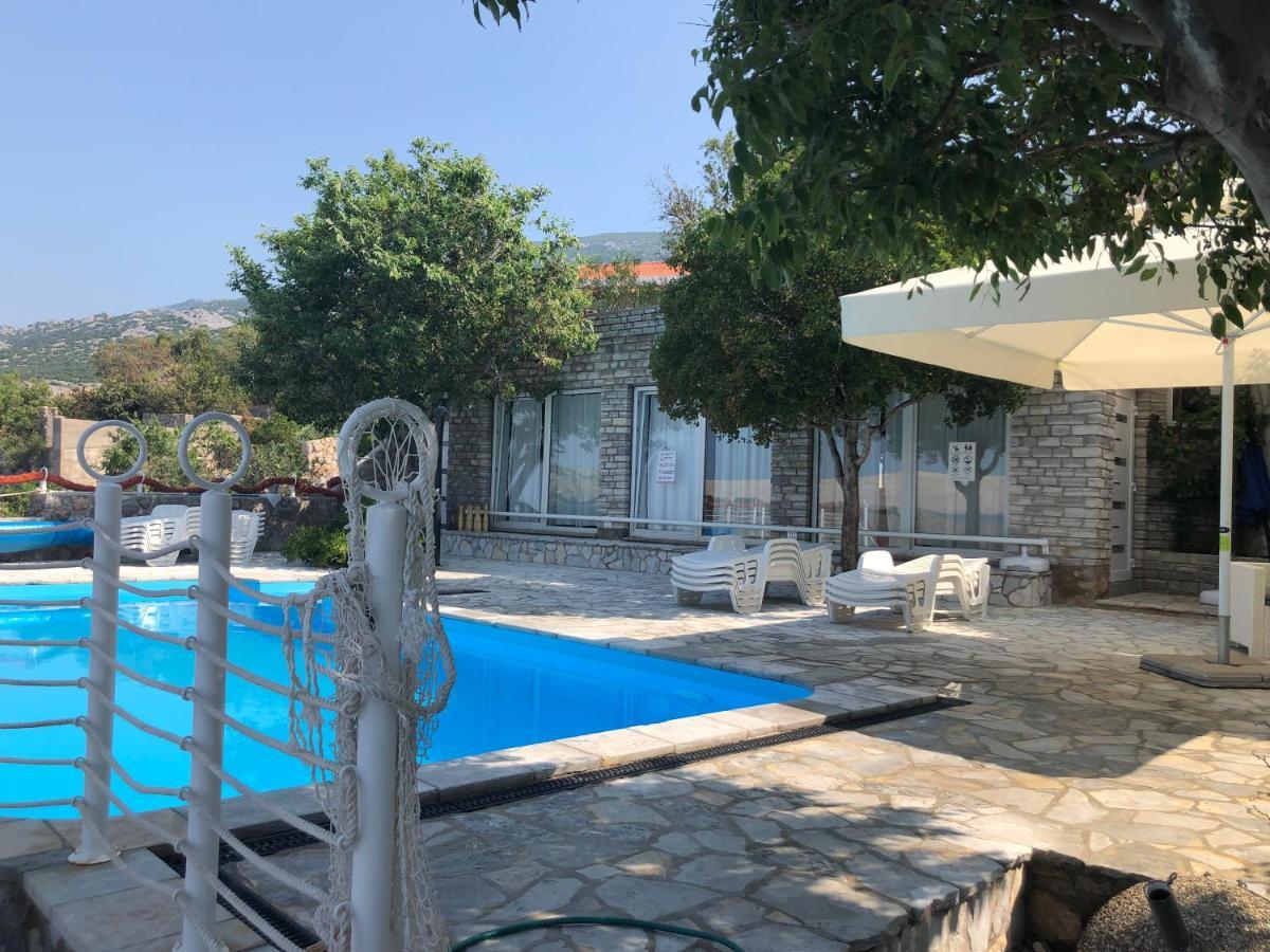 Resort Haus Toma Cesarica Buitenkant foto