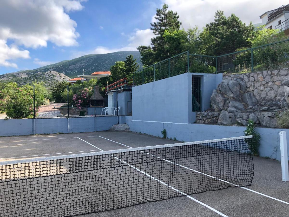 Resort Haus Toma Cesarica Buitenkant foto