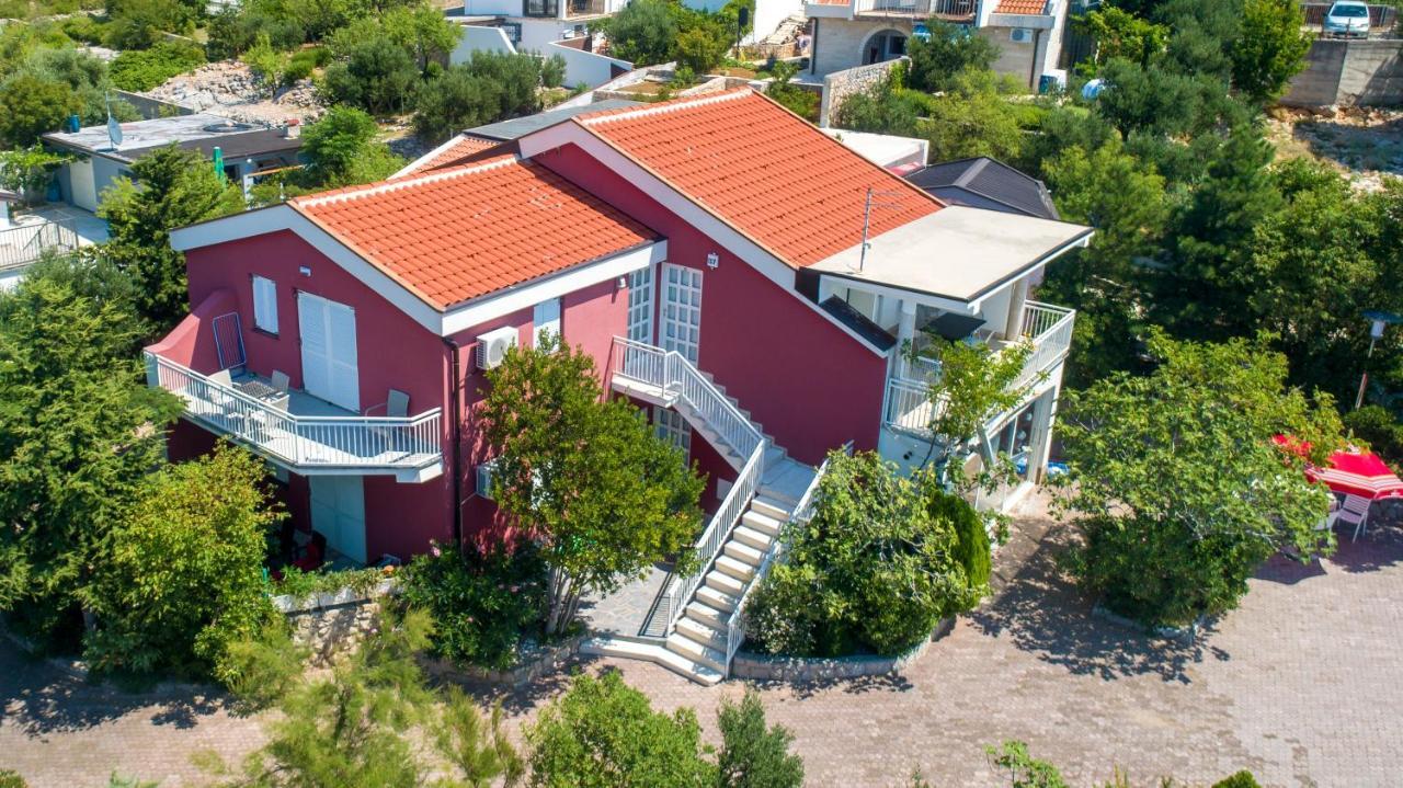 Resort Haus Toma Cesarica Buitenkant foto